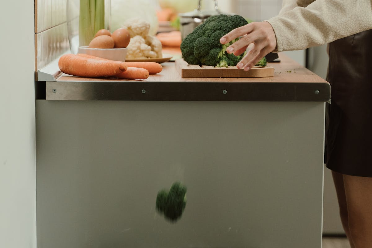 You are currently viewing Keep Your Kitchen Clean as You go cooking during meal preparation: a step-by-step guide